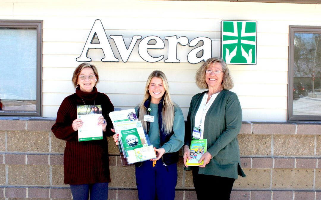 Iowa Total Care Awards Literacy Kits to Local Avera Clinics